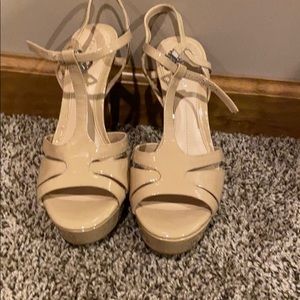 Gianni Bini Nude Heels